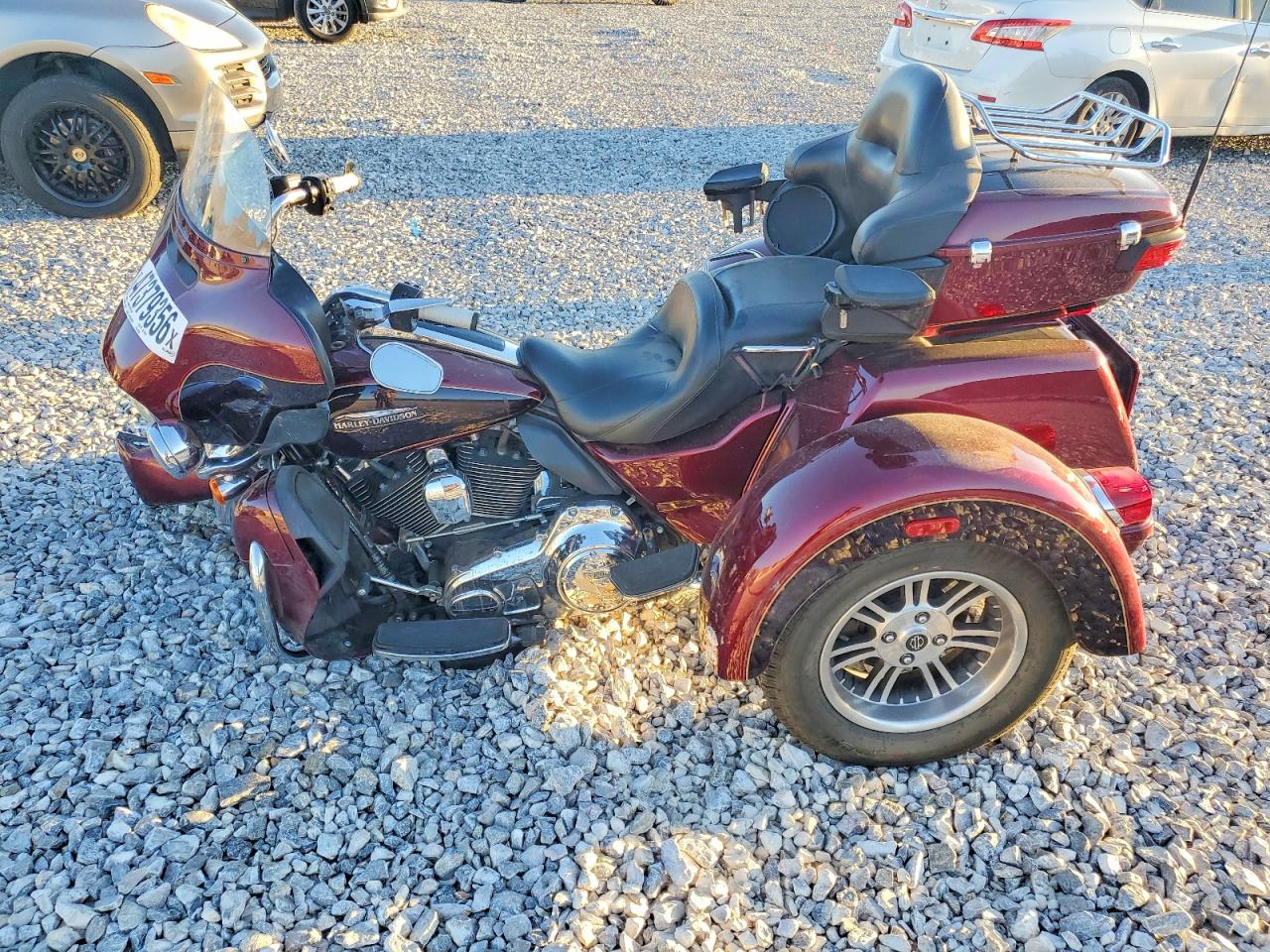 2015 HARLEY-DAVIDSON FLHTCUTG TRI GLIDE ULTRA photo 3