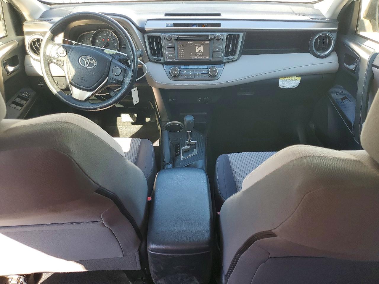 2015 TOYOTA RAV4 XLE photo 15