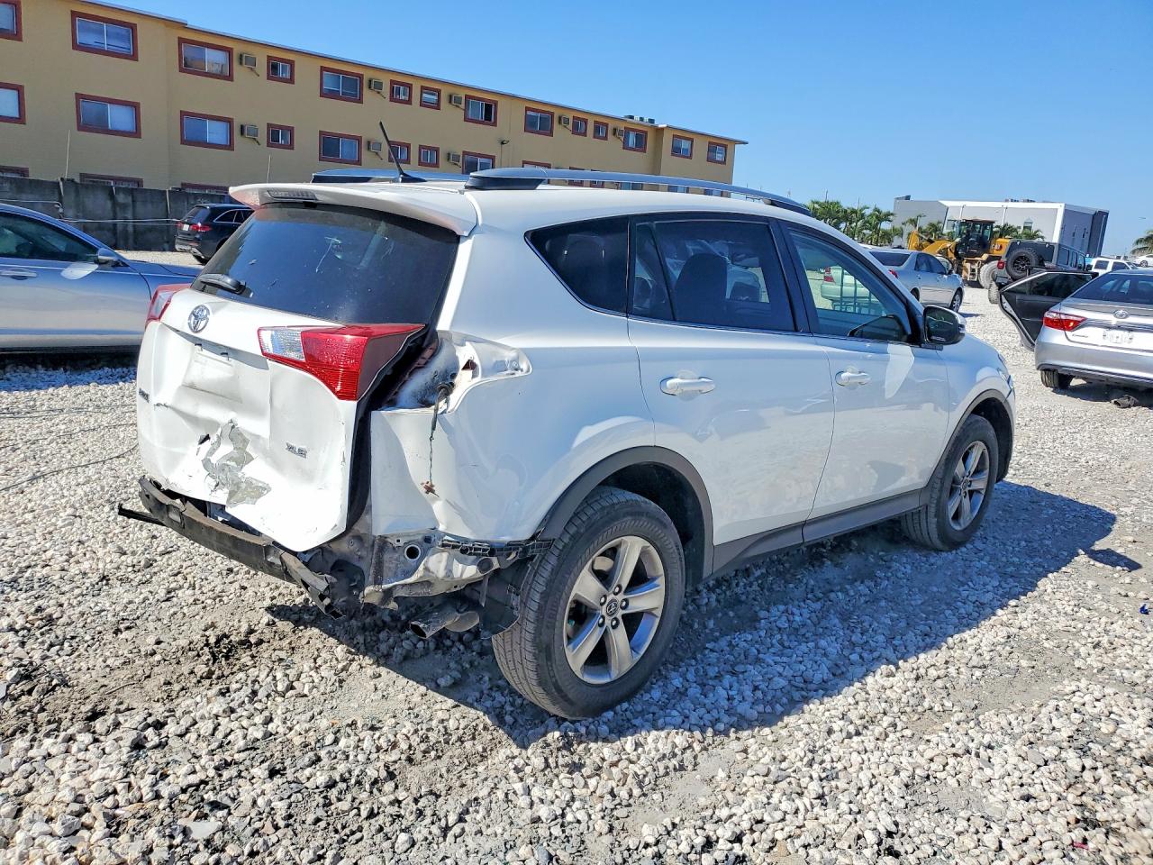 2015 TOYOTA RAV4 XLE photo 5