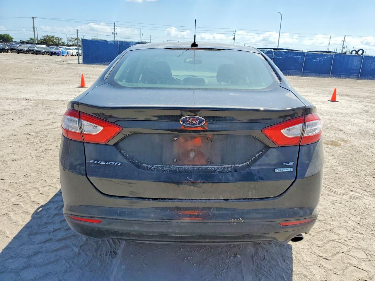 2014 FORD FUSION SE photo 11