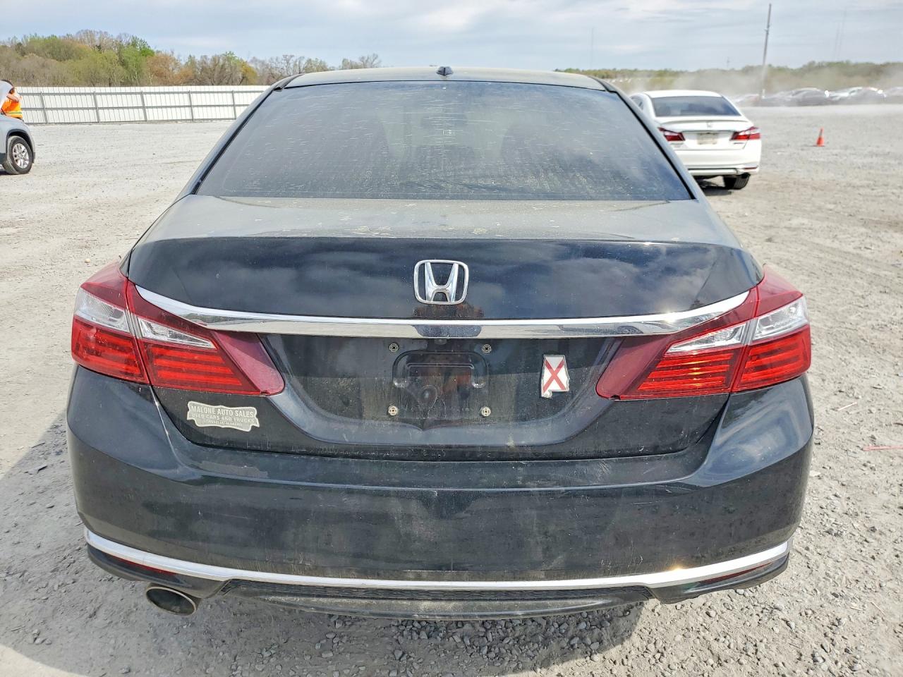 2016 HONDA ACCORD photo 11