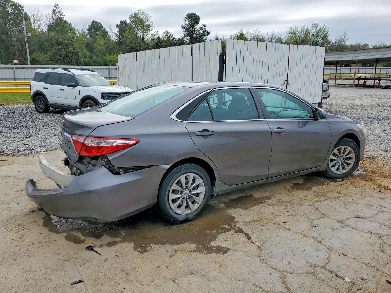 2016 TOYOTA CAMRY LE photo 7