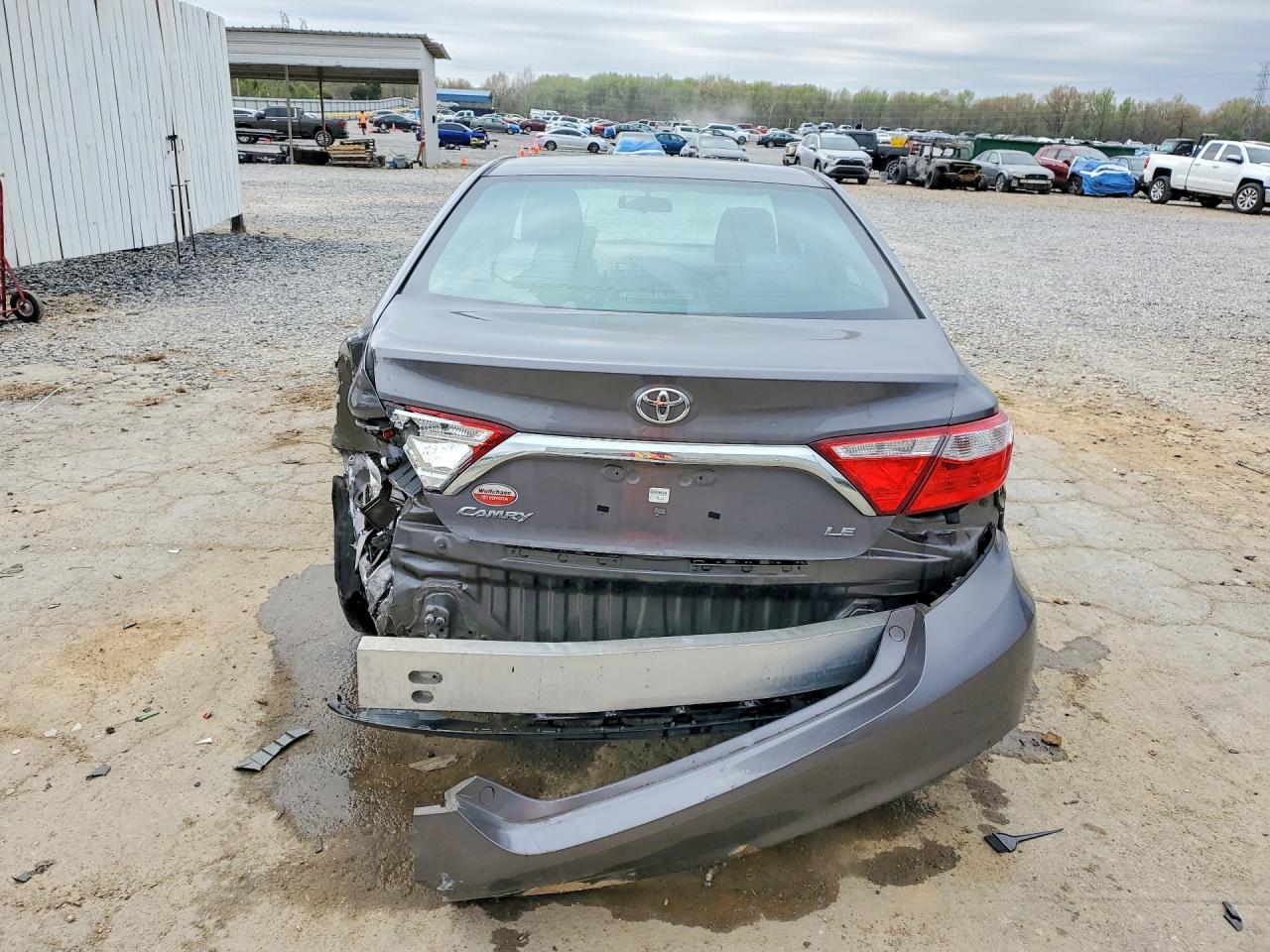 2016 TOYOTA CAMRY LE photo 16