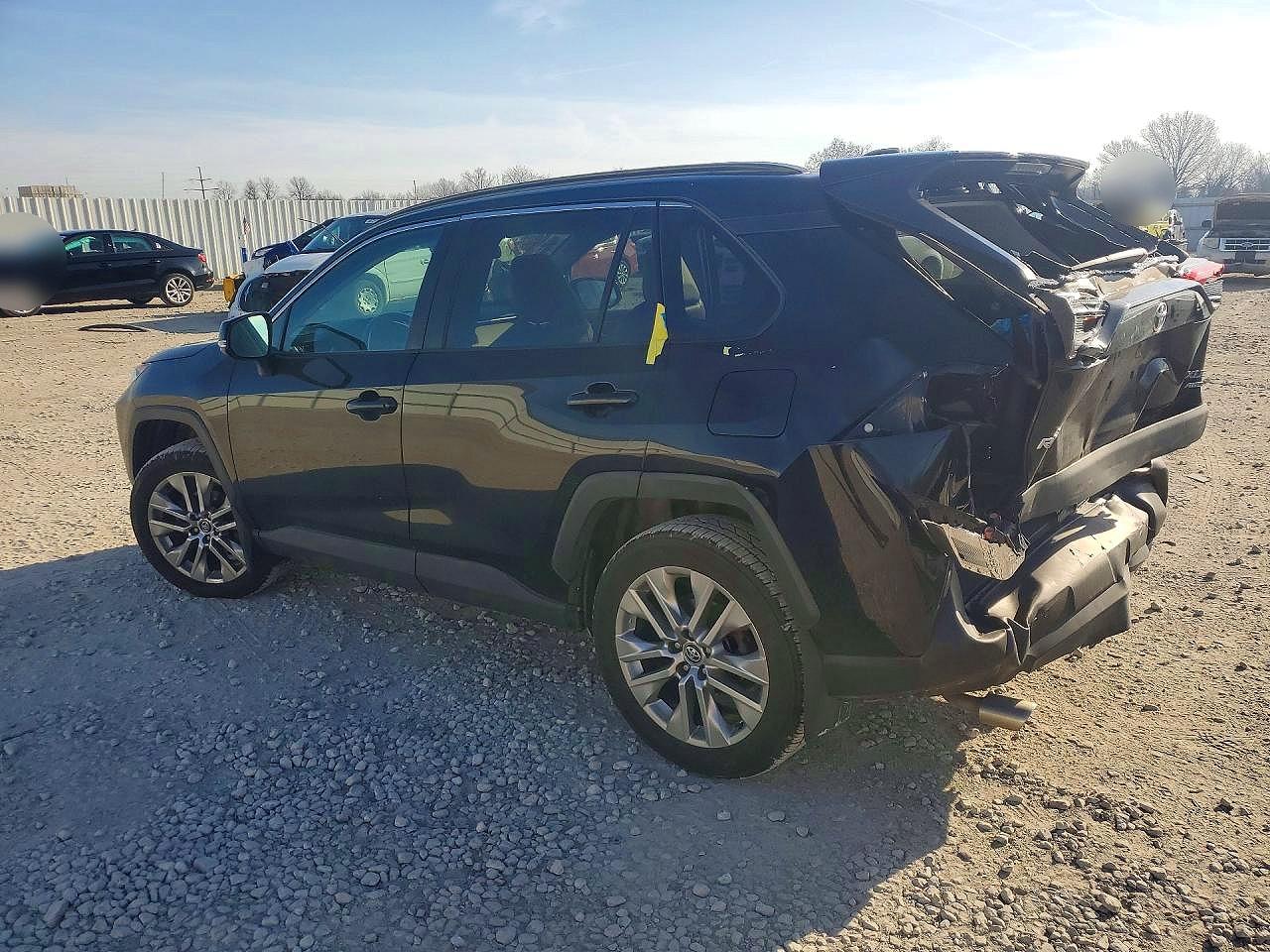 2021 TOYOTA RAV4 XLE PREMIUM photo 3