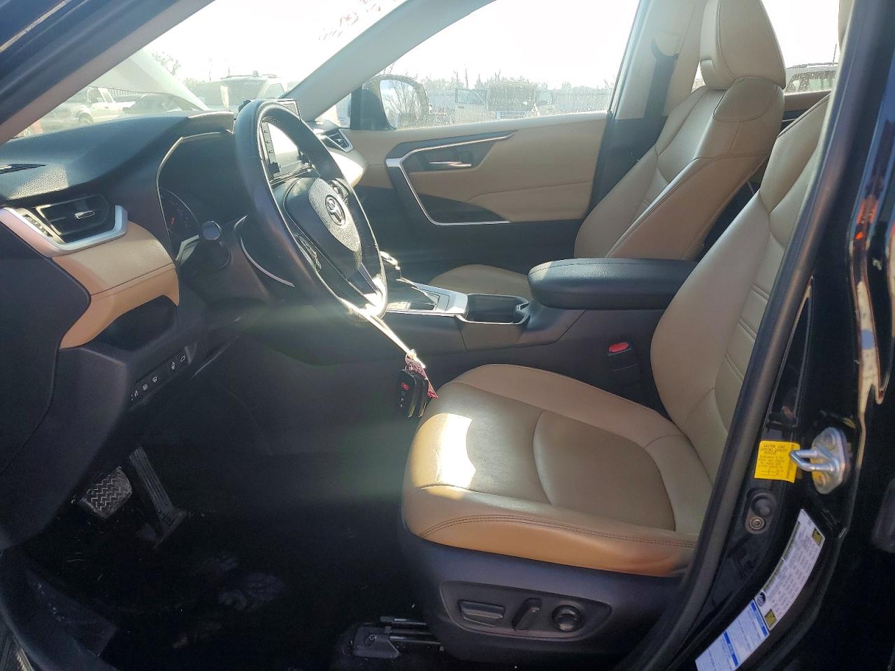 2021 TOYOTA RAV4 XLE PREMIUM photo 13