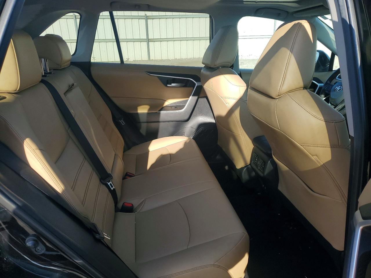 2021 TOYOTA RAV4 XLE PREMIUM photo 21