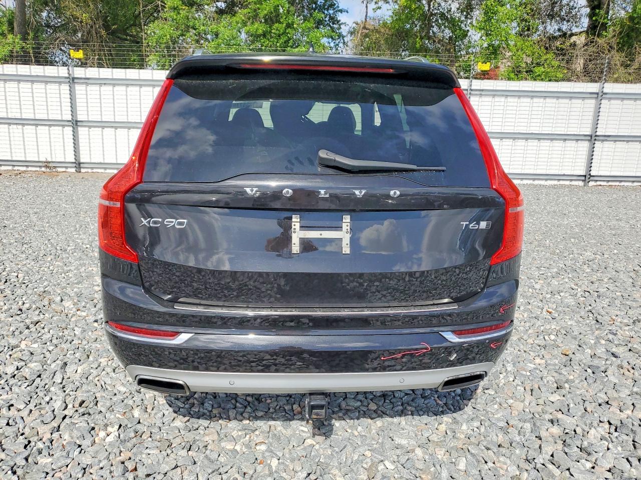 2017 VOLVO XC90 T6 photo 11