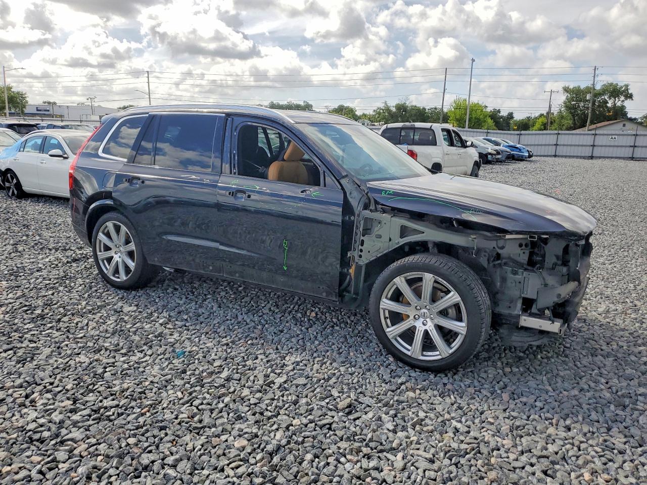 2017 VOLVO XC90 T6 photo 7