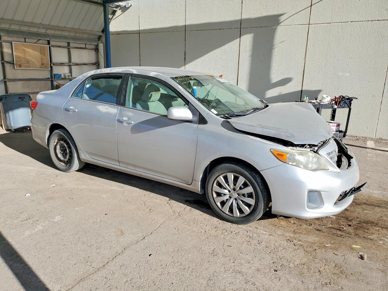 2013 TOYOTA COROLLA LE photo 4