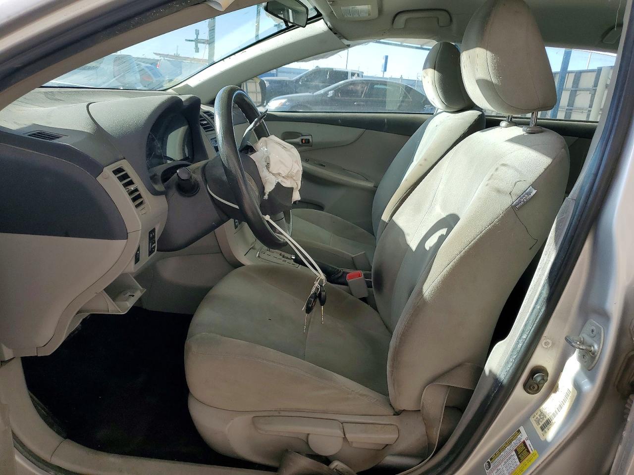 2013 TOYOTA COROLLA LE photo 7