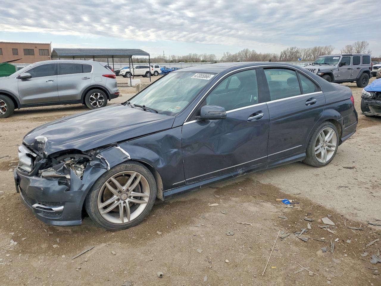 2013 MERCEDES-BENZ C