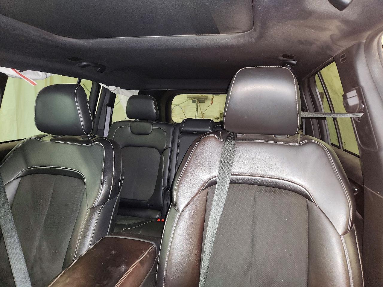 2023 JEEP GRAND CHEROKEE LAREDO photo 10