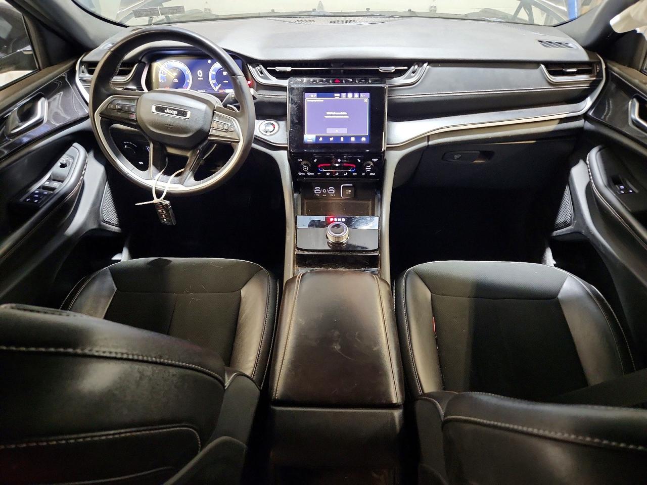 2023 JEEP GRAND CHEROKEE LAREDO photo 8