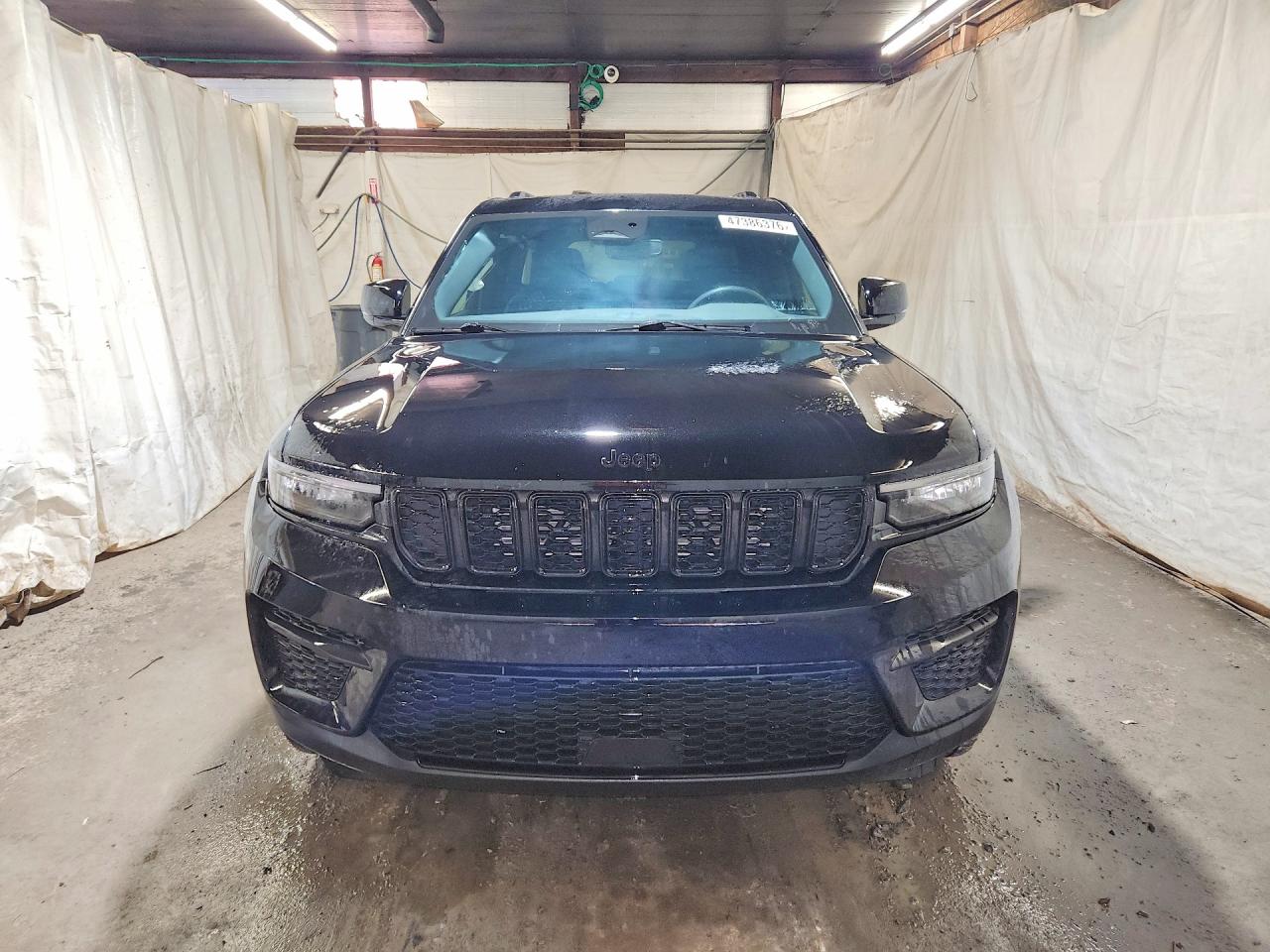 2023 JEEP GRAND CHEROKEE LAREDO photo 5