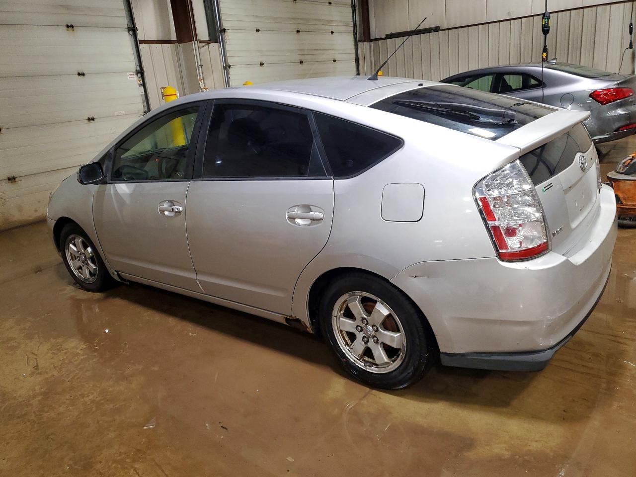 2007 TOYOTA PRIUS BASE photo 4