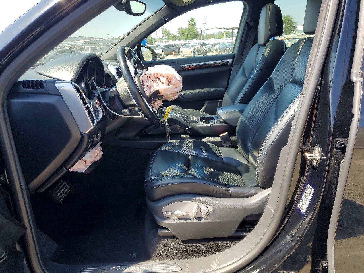 2015 PORSCHE CAYENNE photo 7
