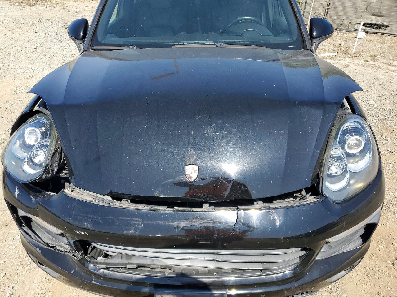 2015 PORSCHE CAYENNE photo 12