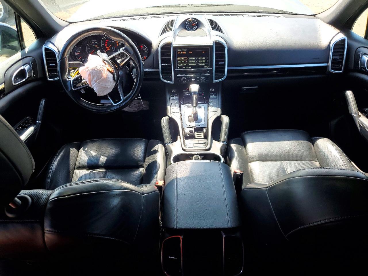 2015 PORSCHE CAYENNE photo 8