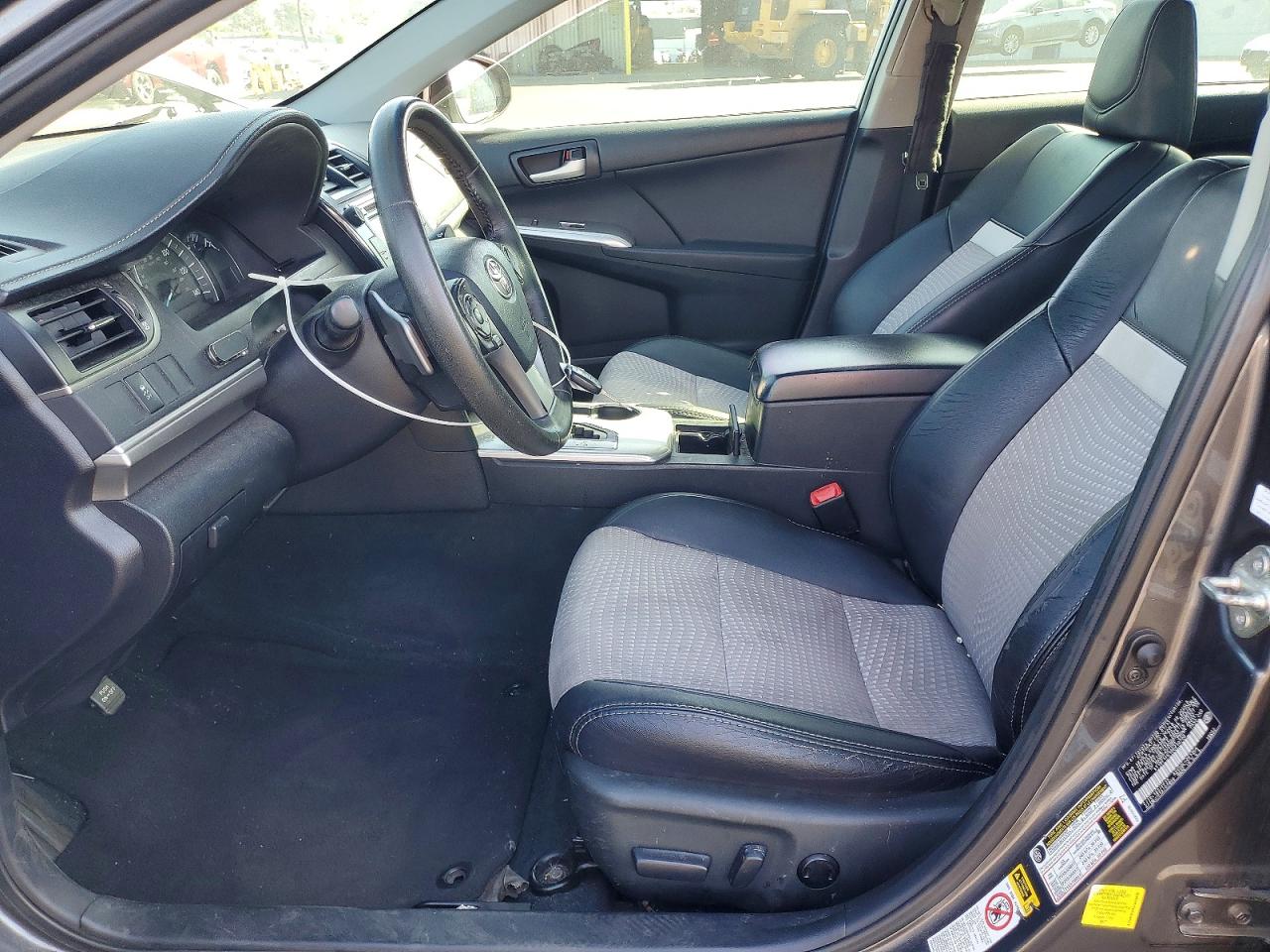2013 TOYOTA CAMRY SE photo 19