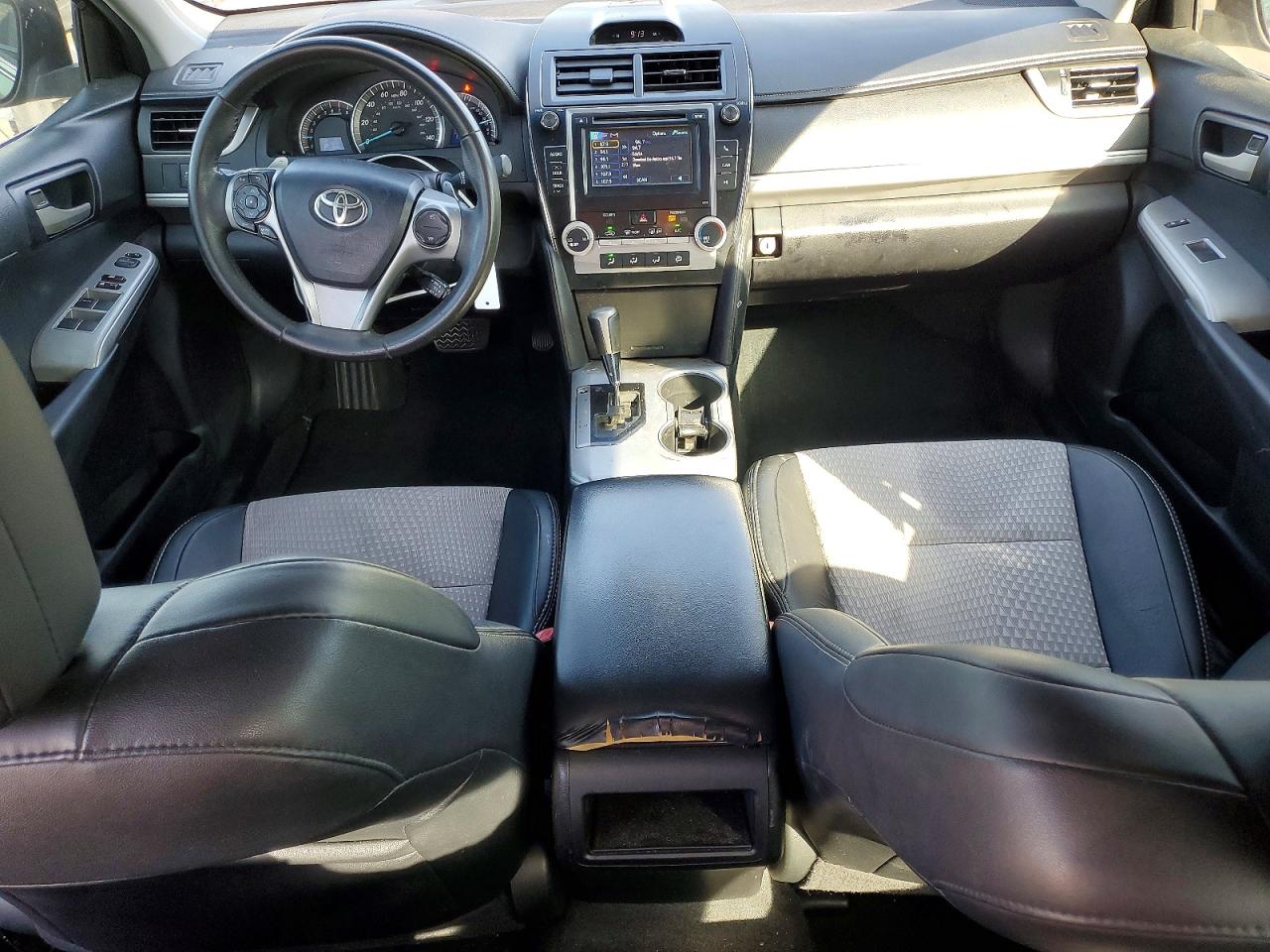 2013 TOYOTA CAMRY SE photo 22