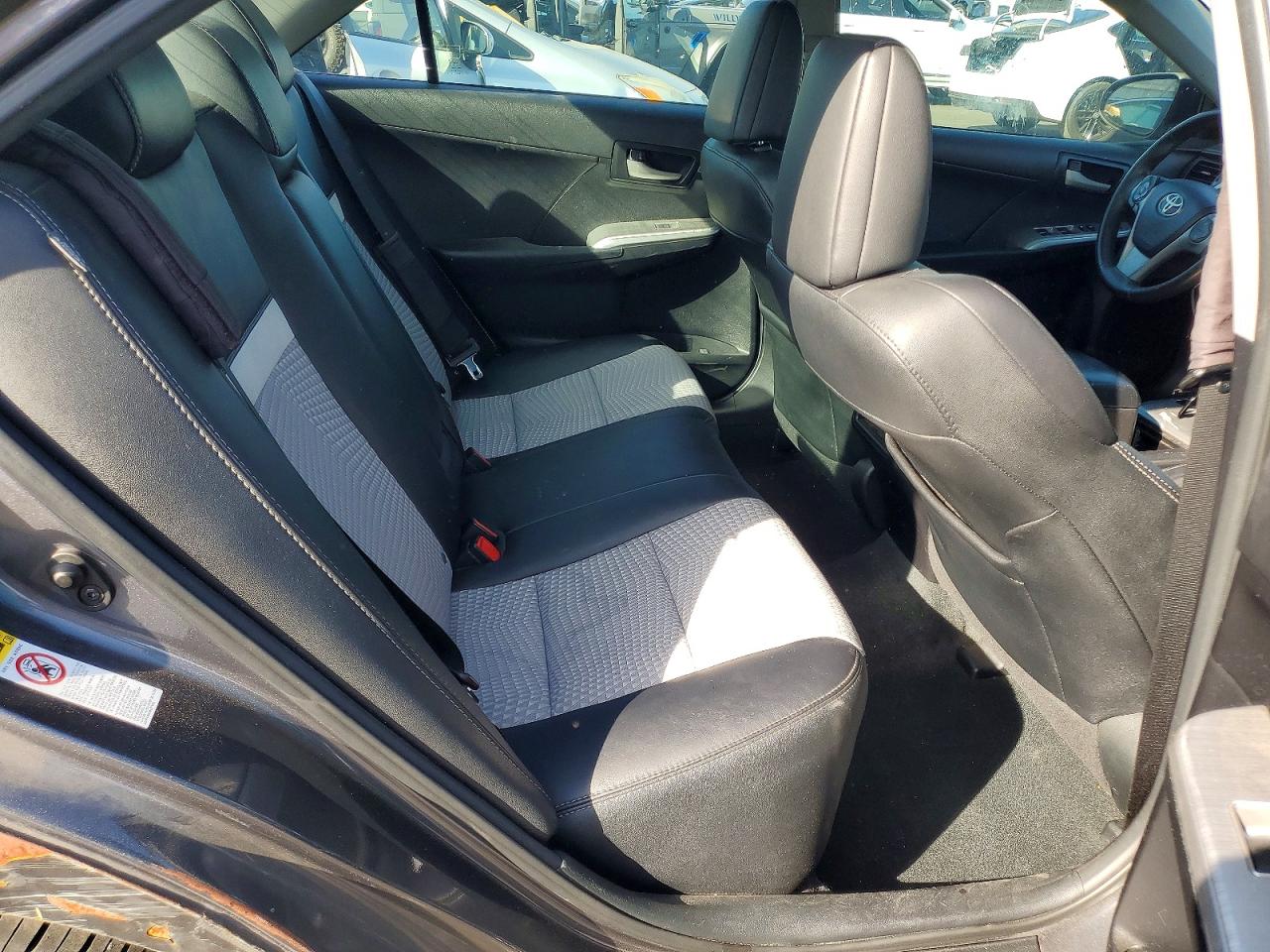 2013 TOYOTA CAMRY SE photo 28