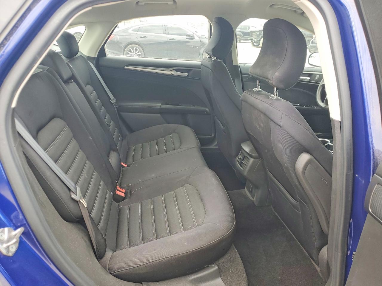 2015 FORD FUSION photo 19