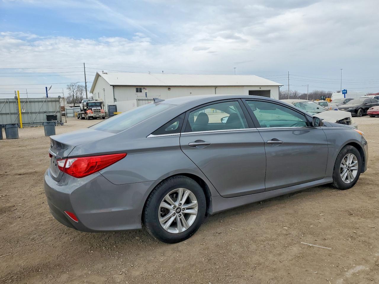 2014 HYUNDAI SONATA GLS photo 5