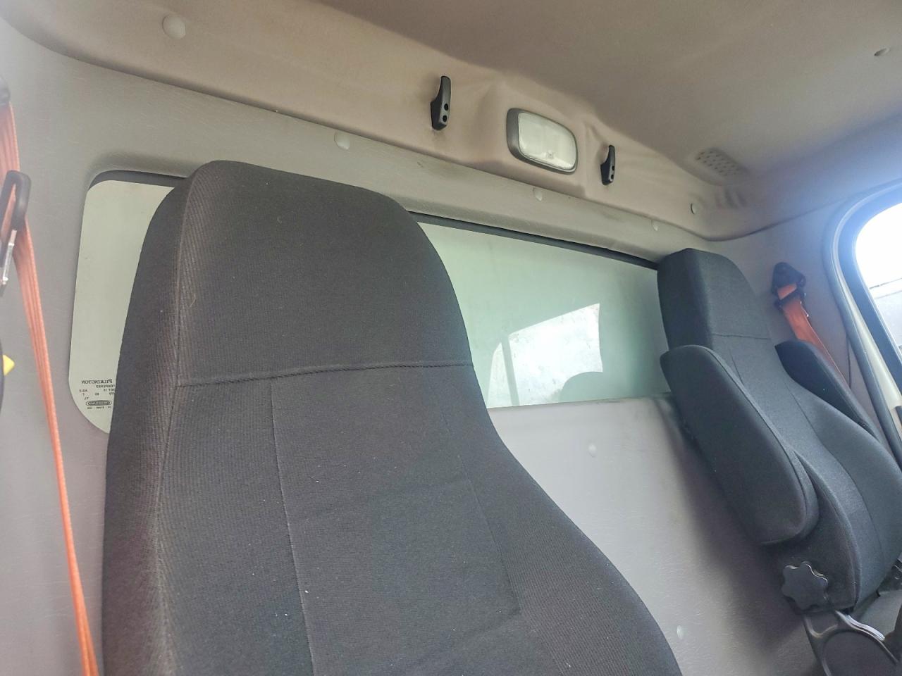 2018 FREIGHTLINER BUSINESS CLASS M2 REFRIGERATED BOX TRUCK photo 21