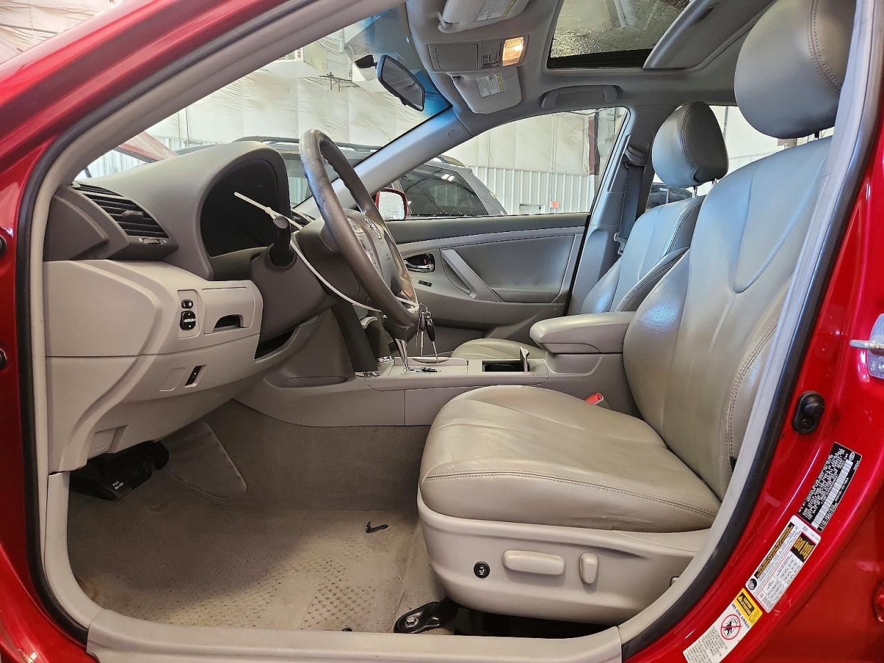 2011 TOYOTA CAMRY LE photo 7