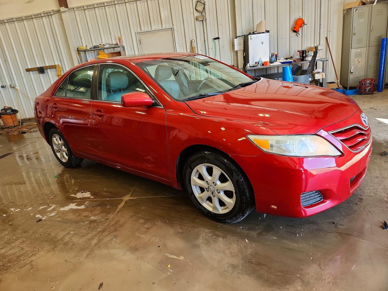 2011 TOYOTA CAMRY LE photo 4
