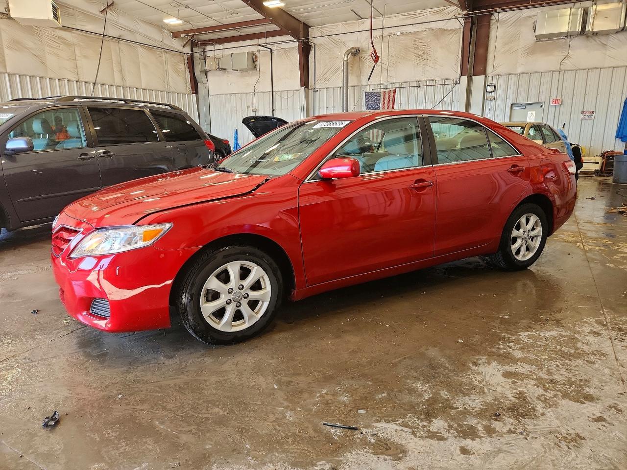 2011 TOYOTA CAMRY