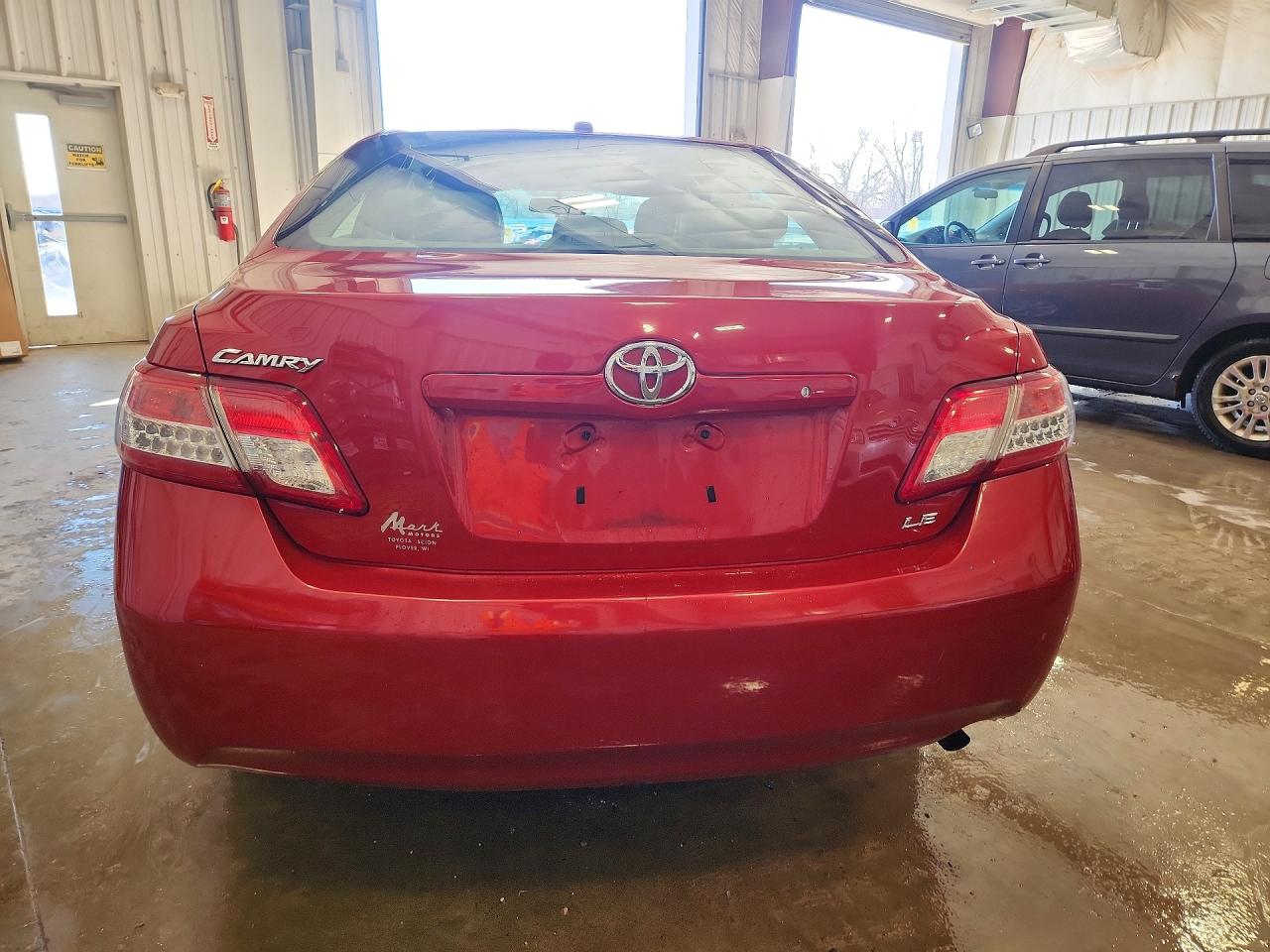 2011 TOYOTA CAMRY LE photo 6