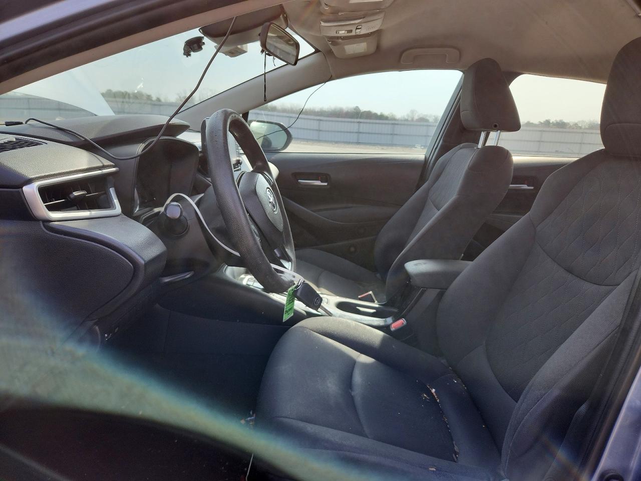 2021 TOYOTA COROLLA LE photo 13