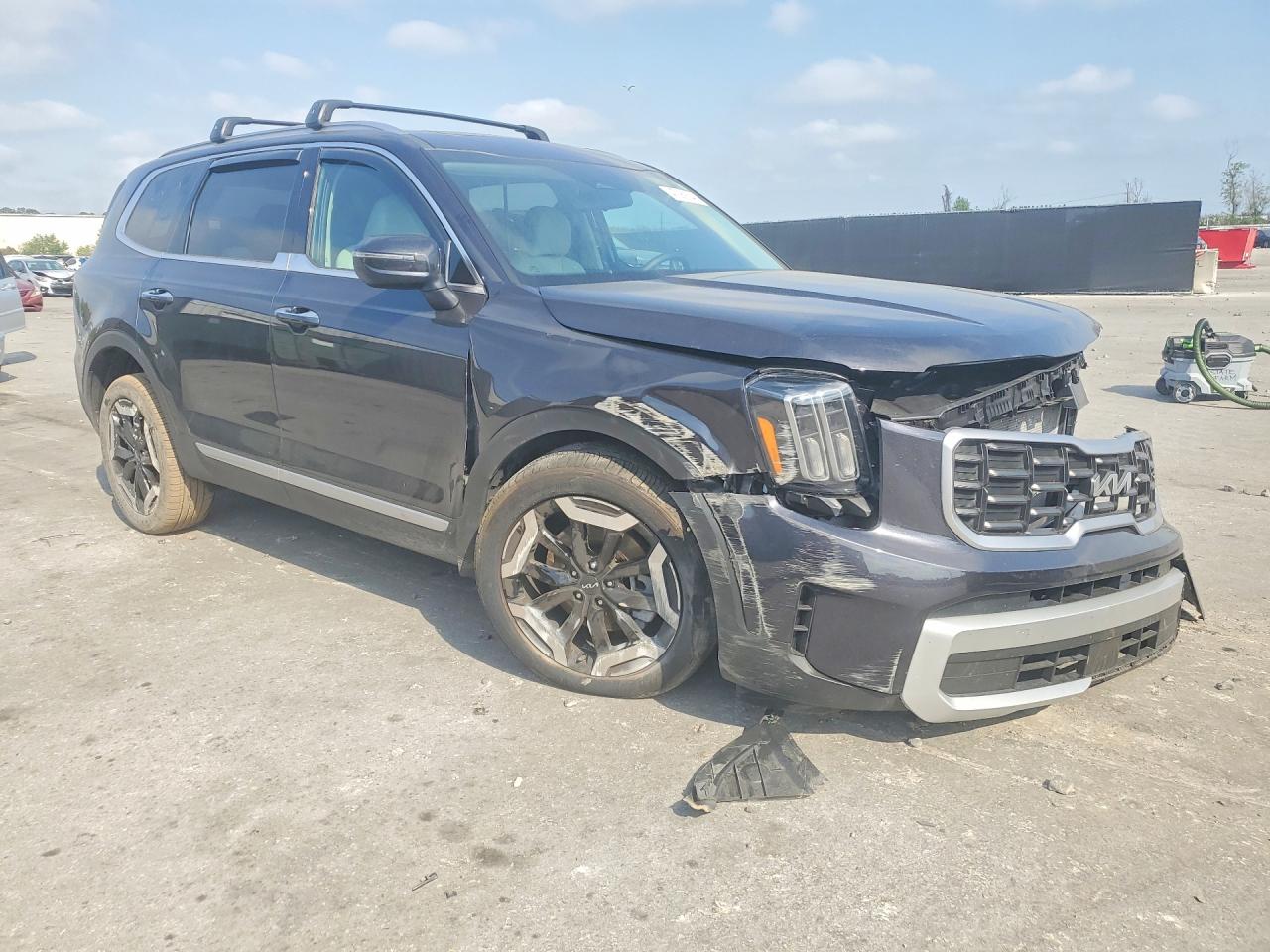 2025 KIA TELLURIDE S photo 10