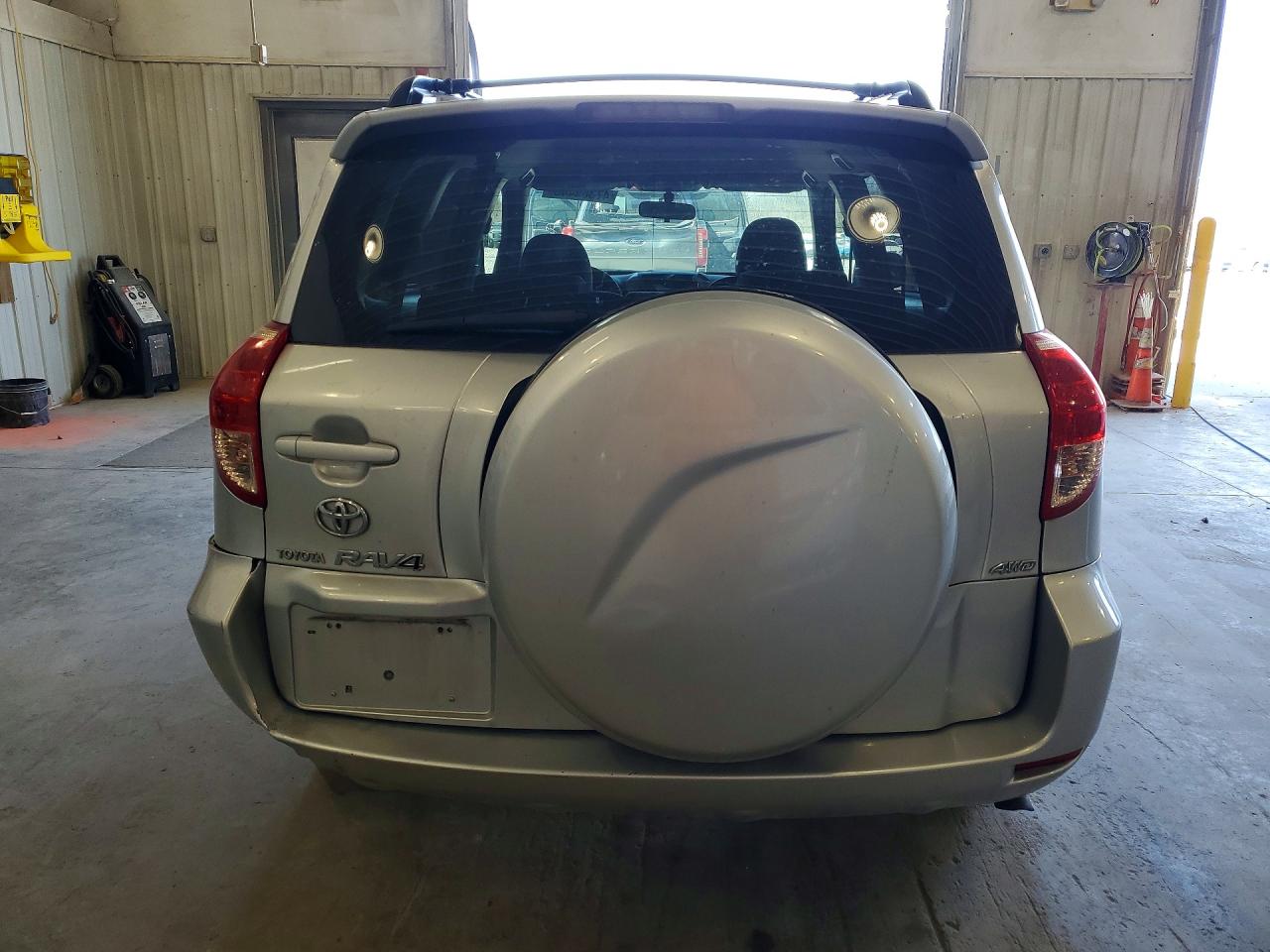 2006 TOYOTA RAV4 BASE photo 16