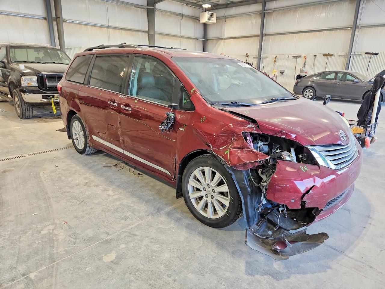 2017 TOYOTA SIENNA LIMITED PREMIUM 7-PASSENGER photo 10