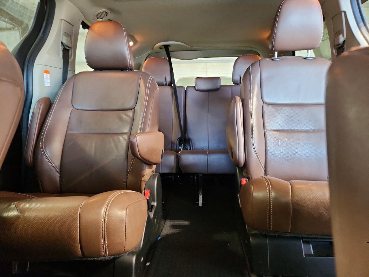 2017 TOYOTA SIENNA LIMITED PREMIUM 7-PASSENGER photo 28