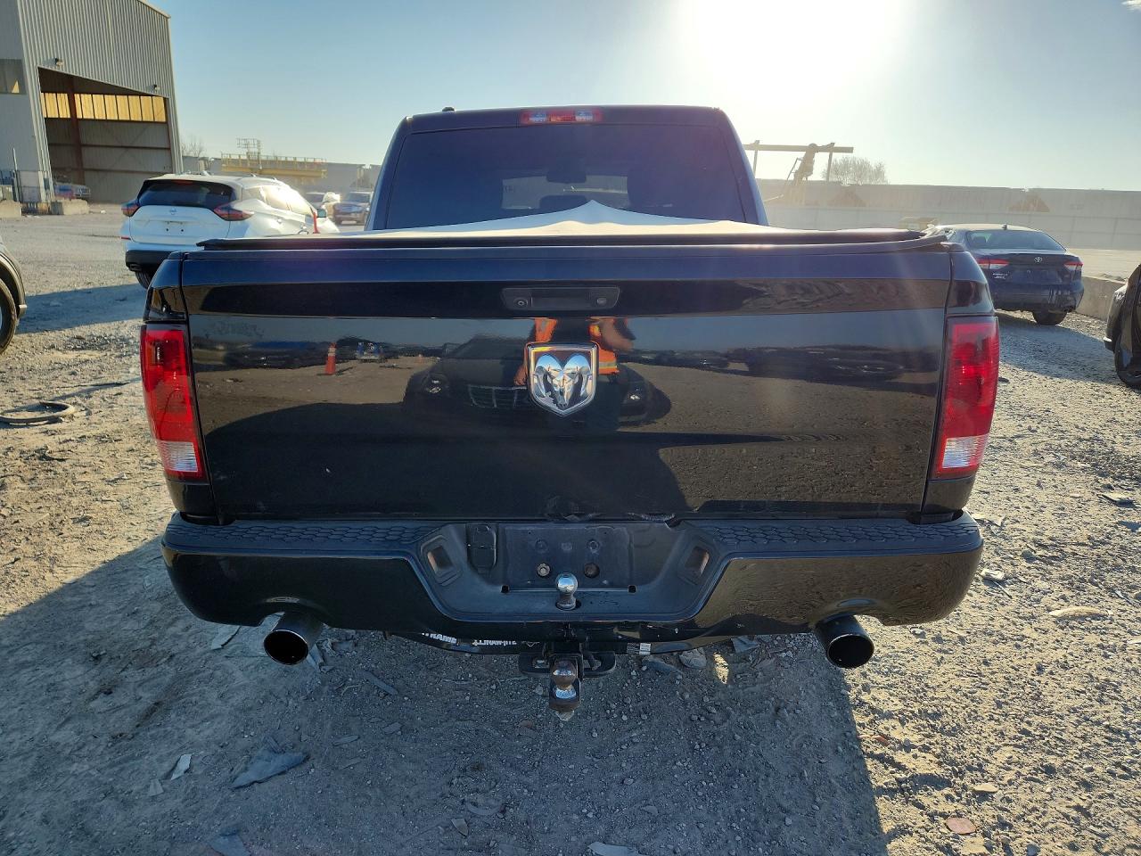 2014 RAM 1500 ST photo 16