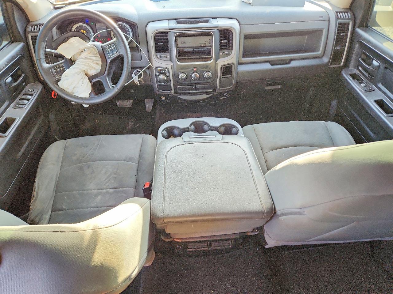 2014 RAM 1500 ST photo 22