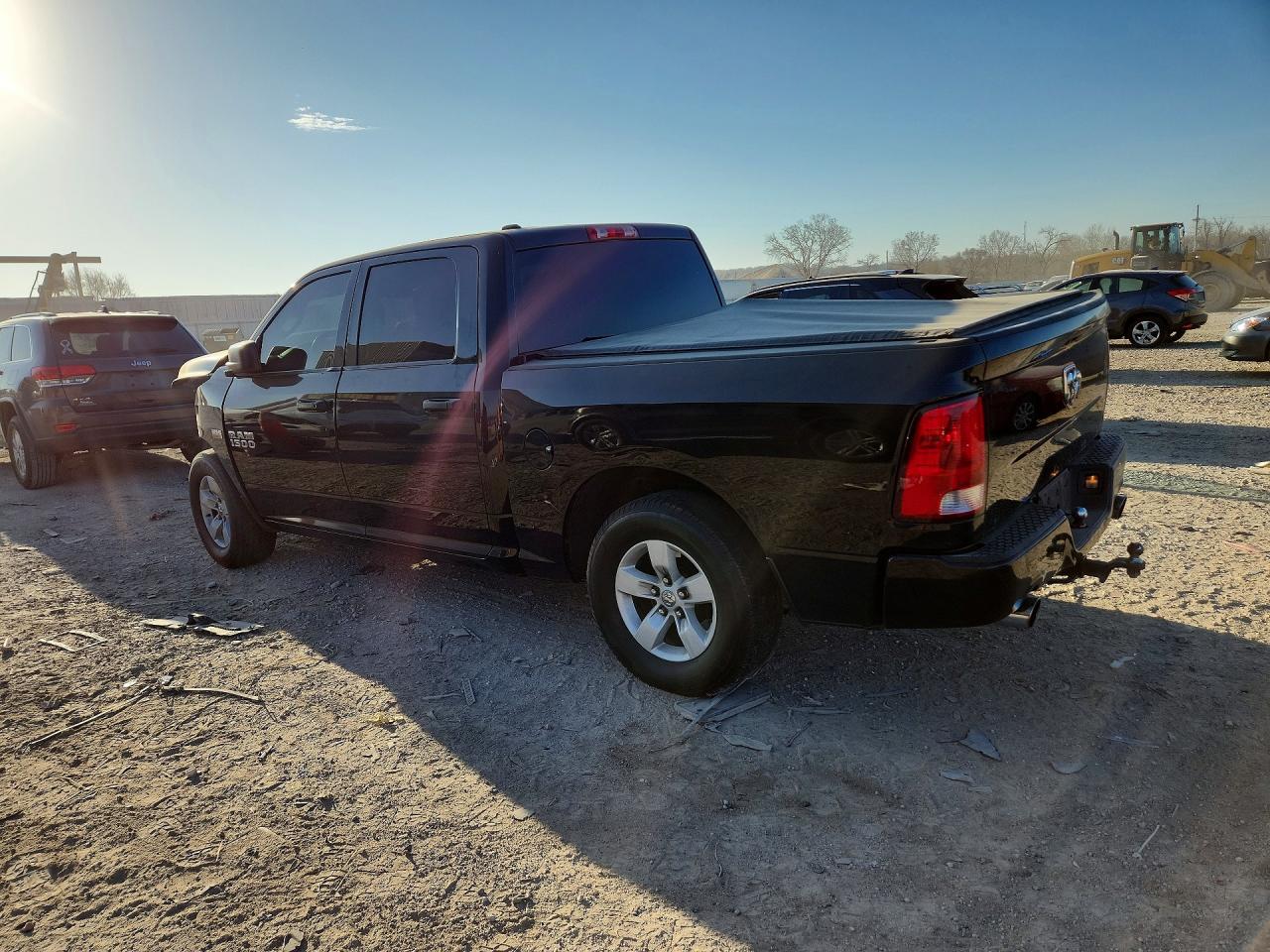 2014 RAM 1500 ST photo 4