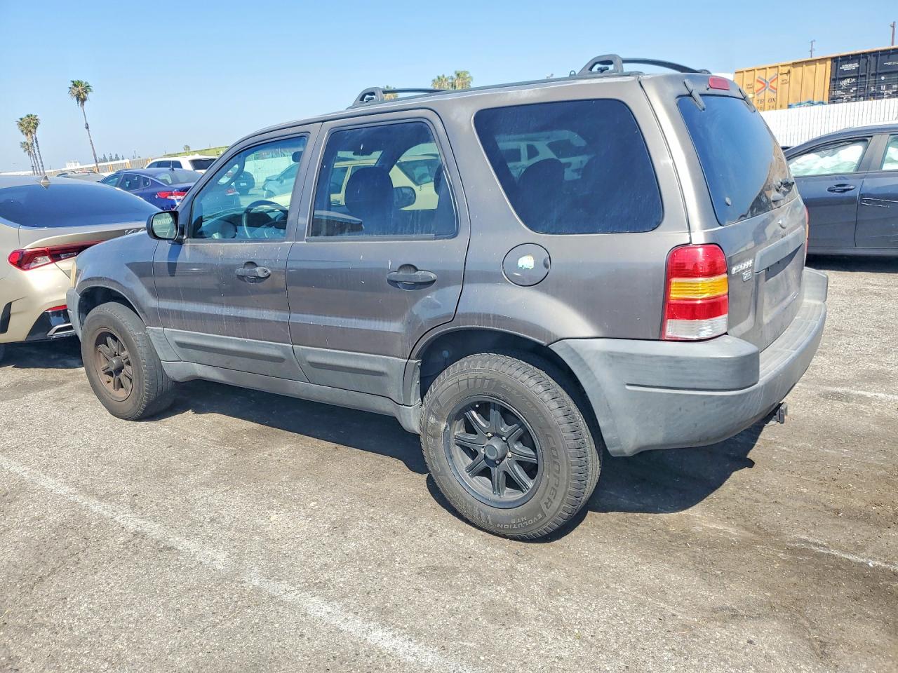 2003 FORD ESCAPE XLT photo 4