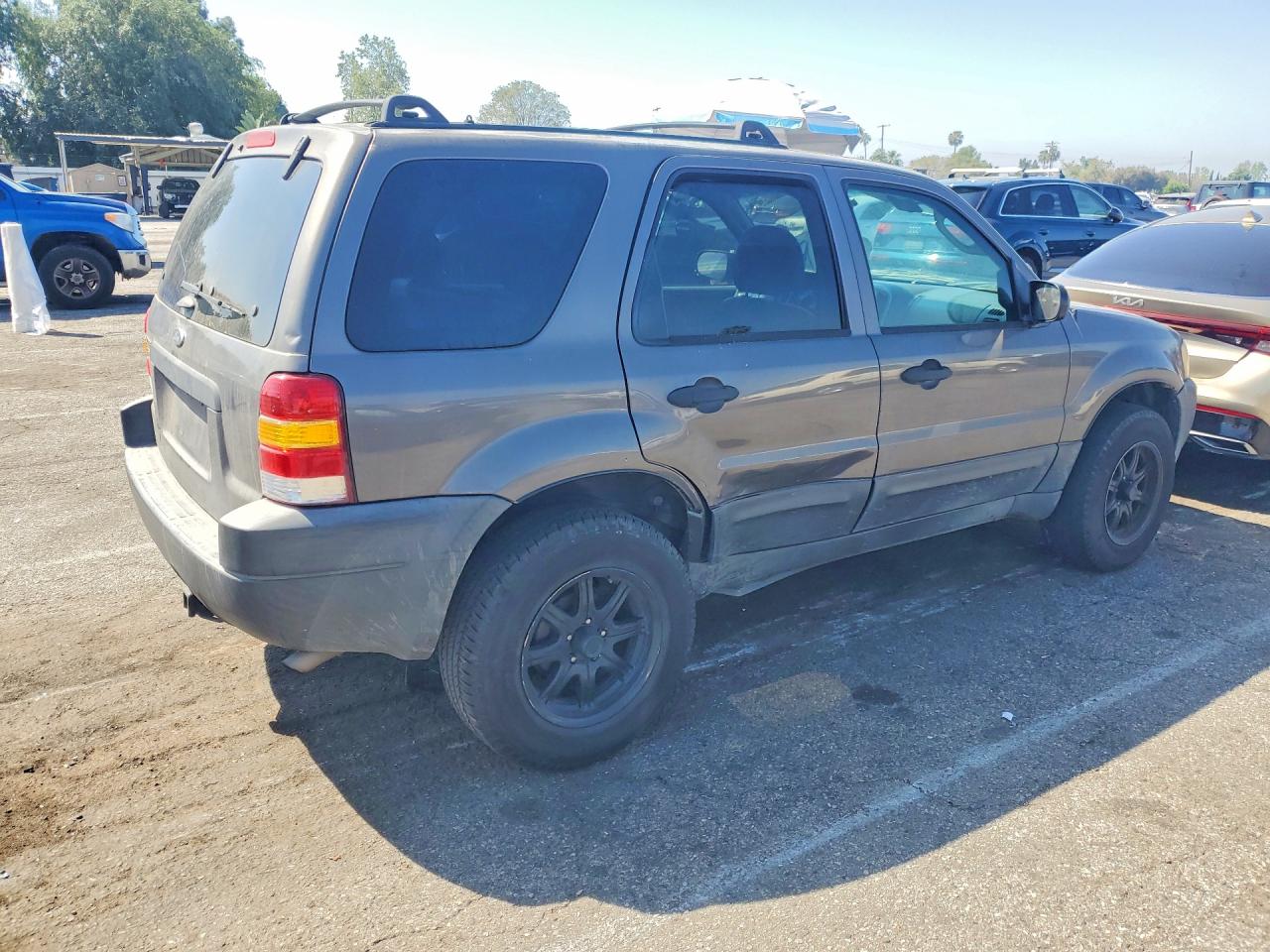 2003 FORD ESCAPE XLT photo 7