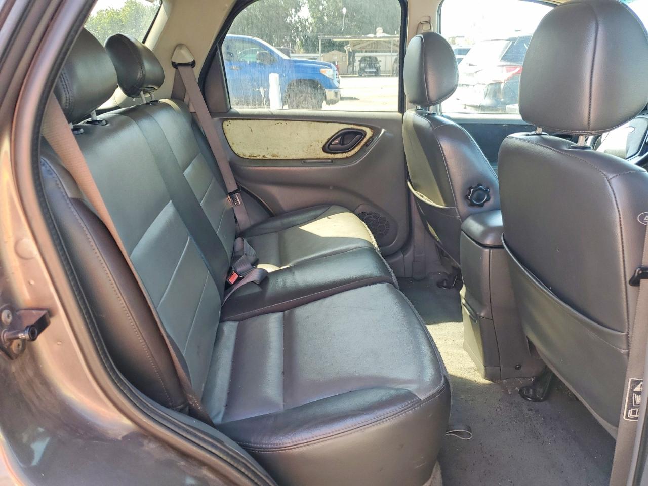 2003 FORD ESCAPE XLT photo 31