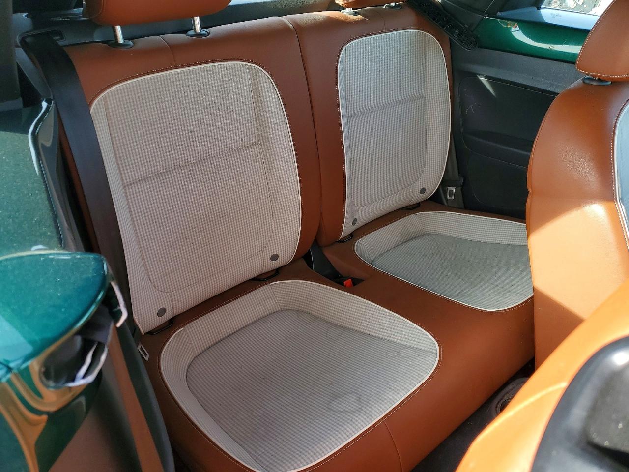 2017 VOLKSWAGEN BEETLE S photo 10