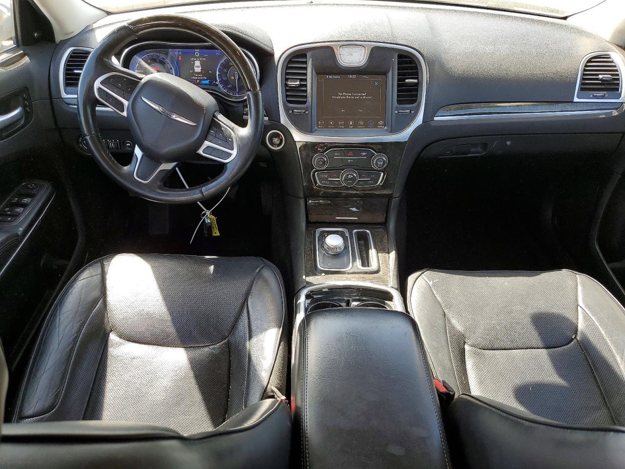 2018 CHRYSLER 300 LIMITED photo 8