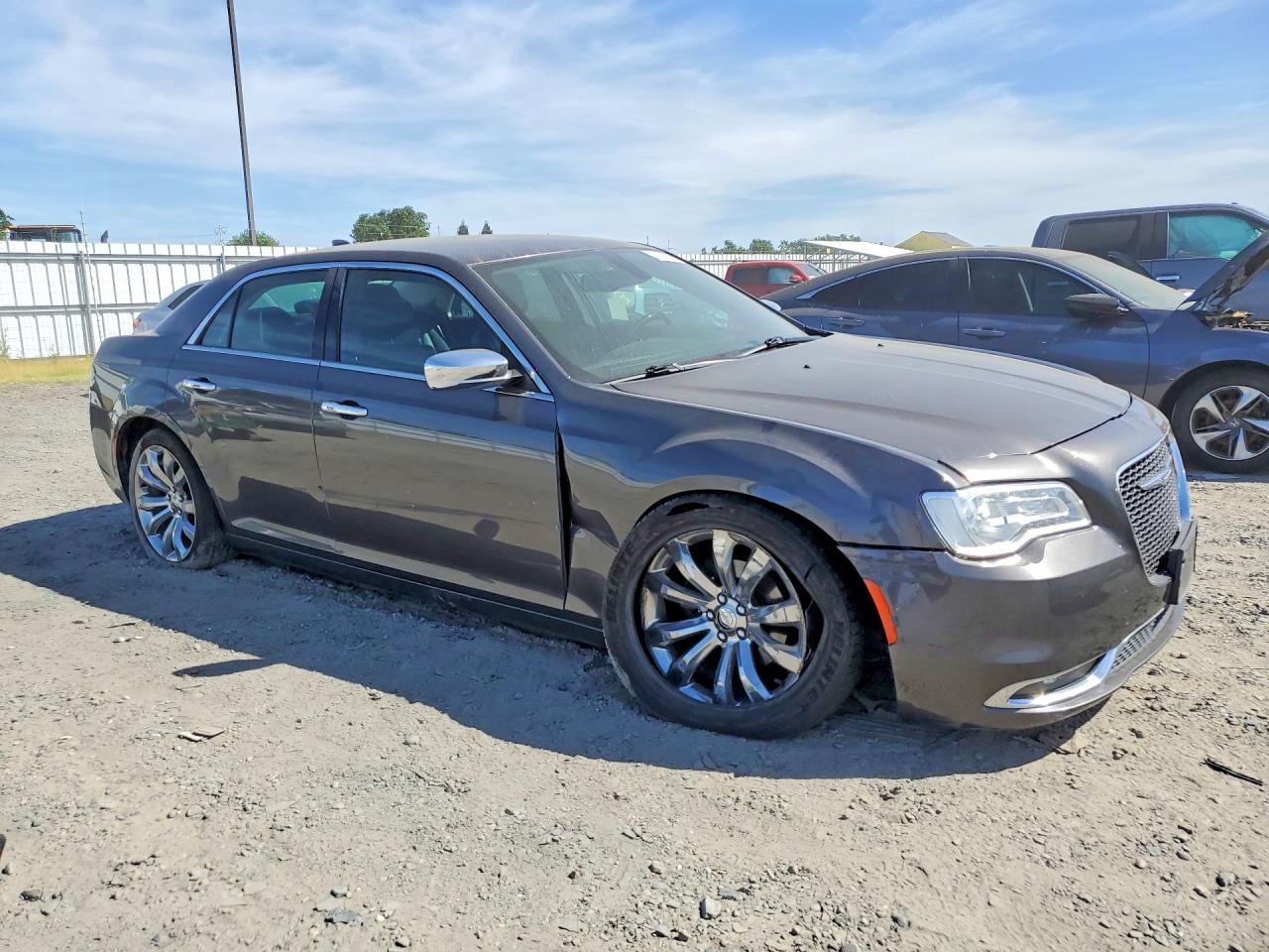 2018 CHRYSLER 300 LIMITED photo 4