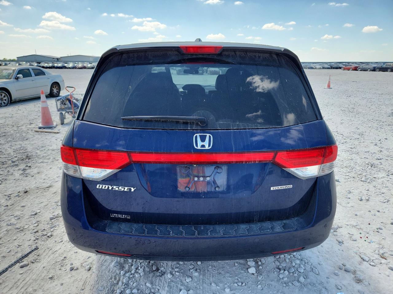 2014 HONDA ODYSSEY TOURING photo 11