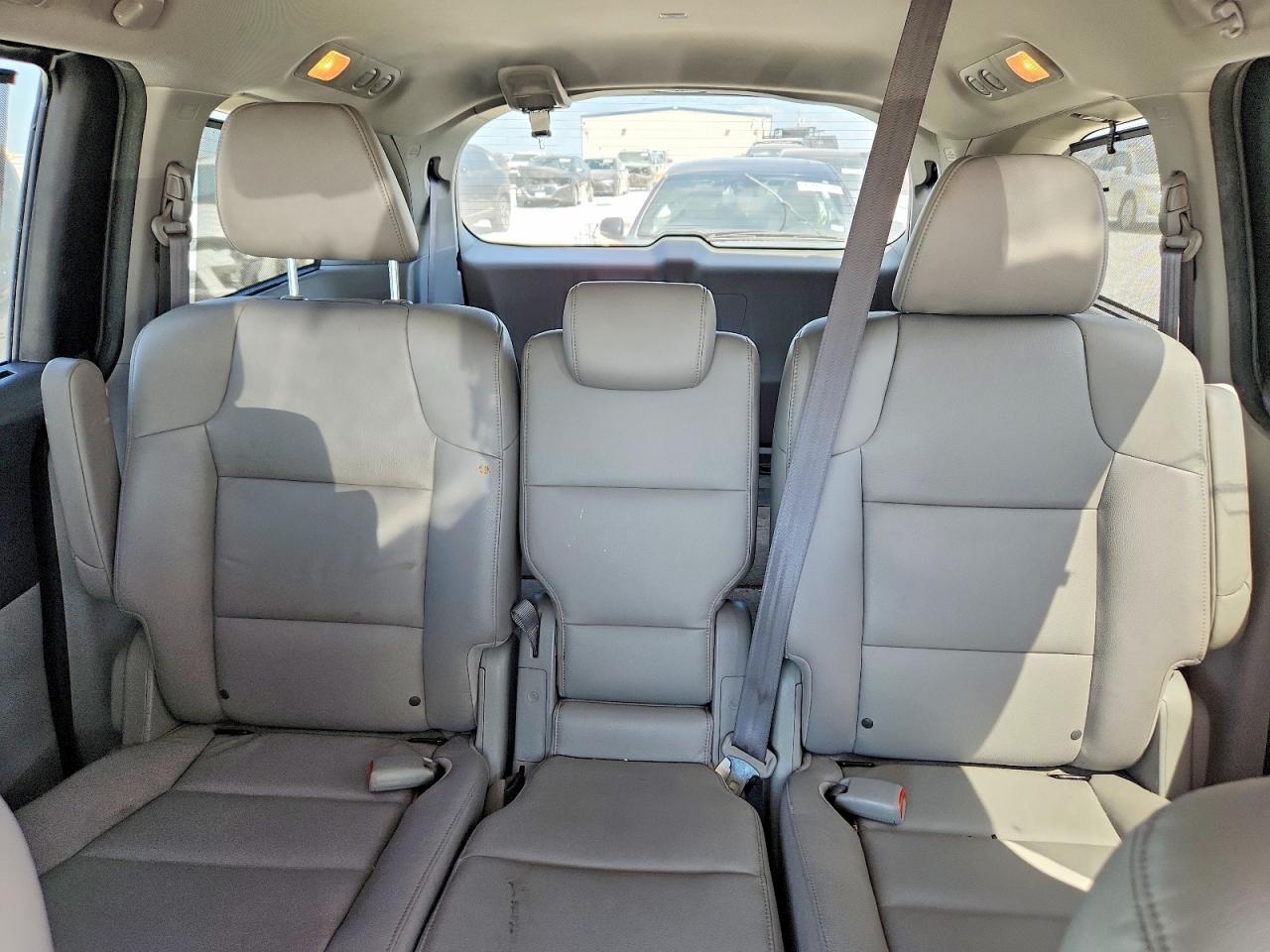 2014 HONDA ODYSSEY TOURING photo 19