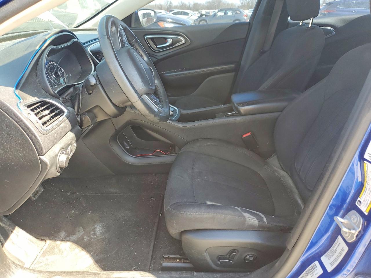 2015 CHRYSLER 200 LIMITED photo 7