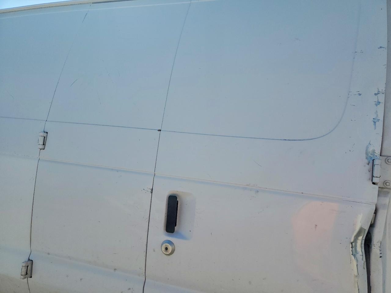 2003 FORD E350 DELIVERY VAN photo 11